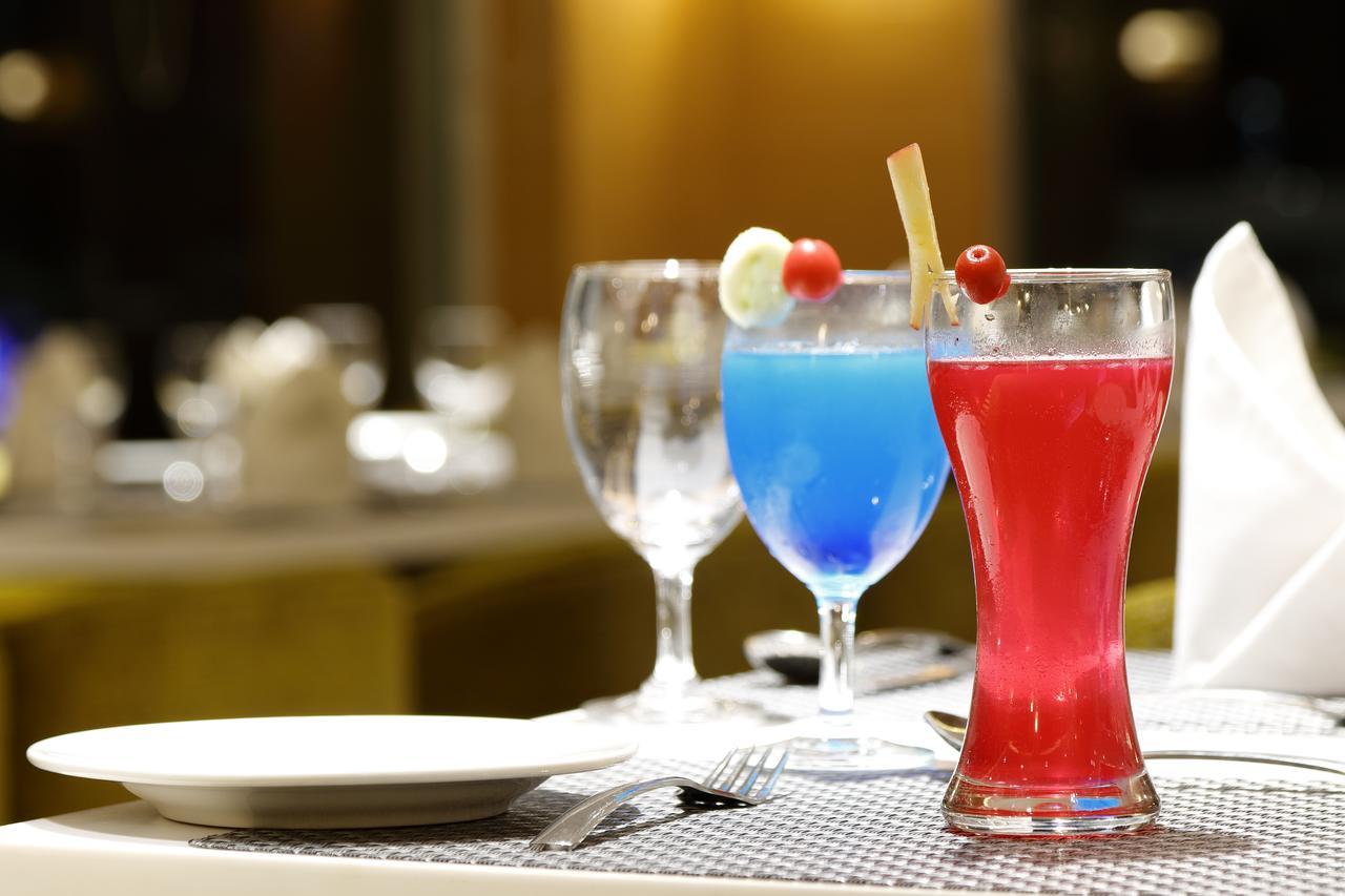 Hotel Silver Heights Ahmedabad Eksteriør bilde
